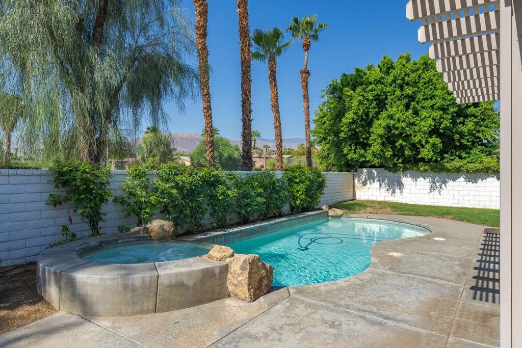 73455 Terraza Dr, Palm Desert, CA 92260