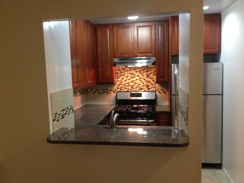4225 213th St #1R, Bayside, NY 11361