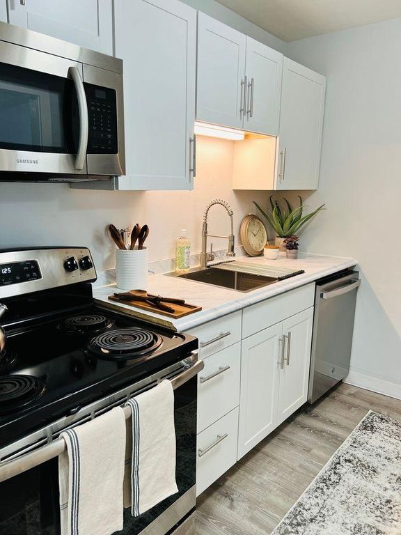 556 Hollister St Stratford CT Trulia