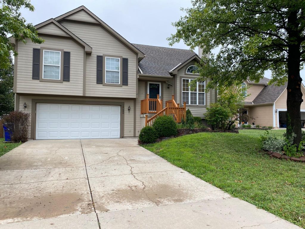 18680 W 159th Ter, Olathe, KS 66062 3 Bed, 2.5 Bath 18680 W 159th Ter, Olathe, KS 66062 3 Bed, 2.5 Bath