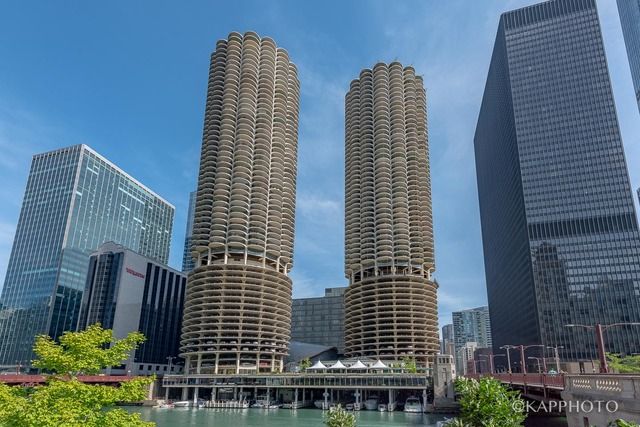 300 N State St #2106, Chicago, IL 60654