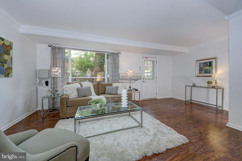 10421 Montrose Ave #M-1, Bethesda, MD 20814