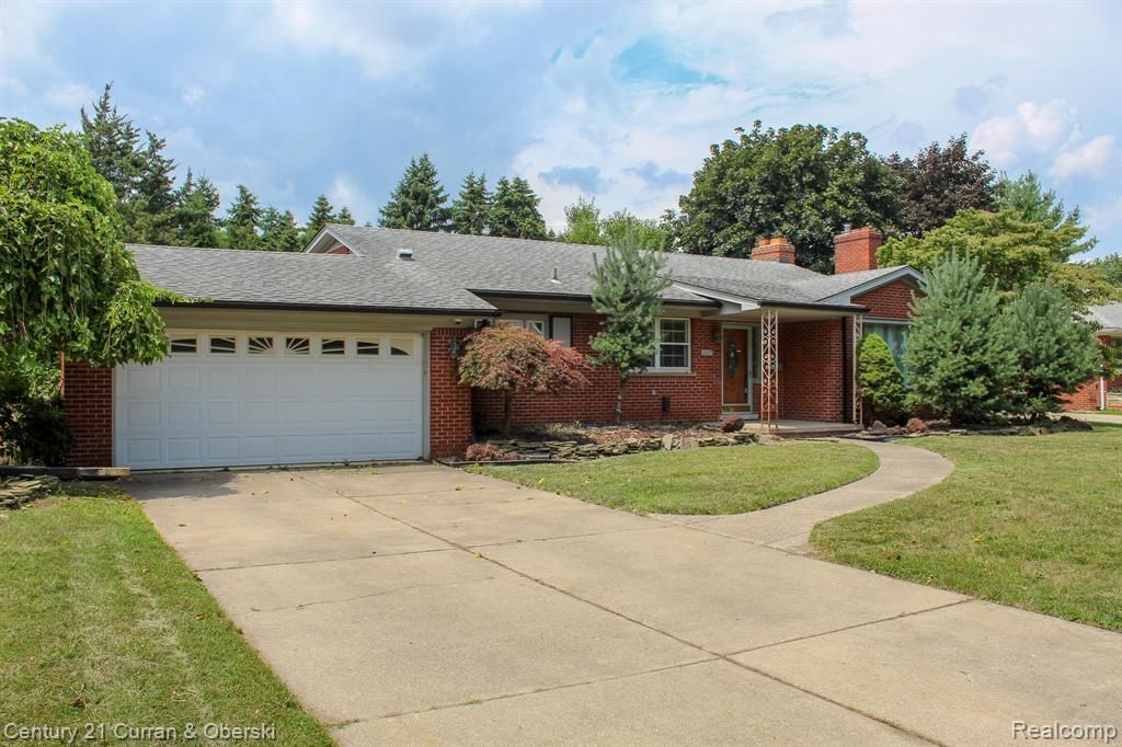 854 S Gulley Rd, Dearborn Heights, MI 48125