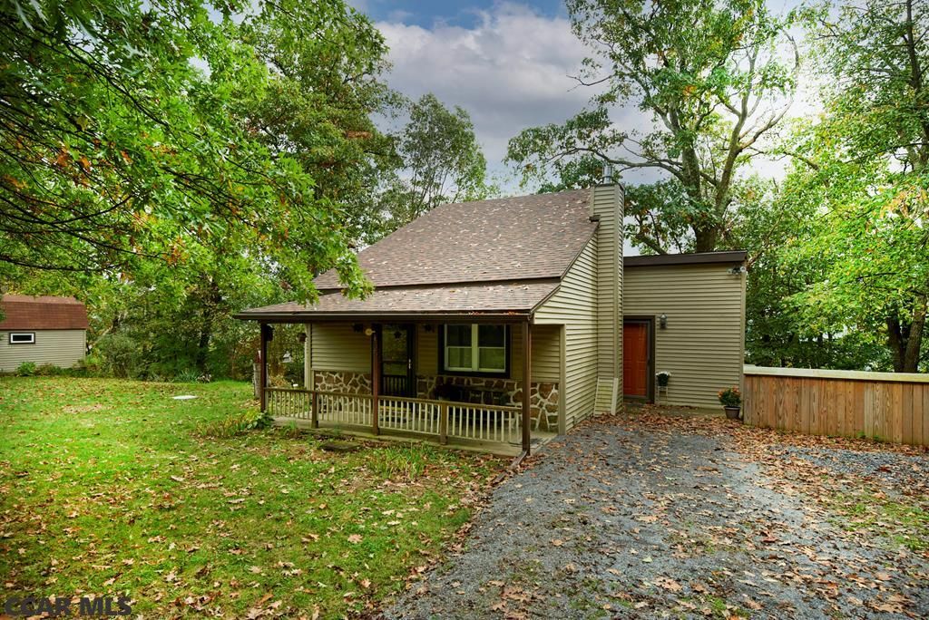 155 Bierly Ln, Centre Hall, PA 16828