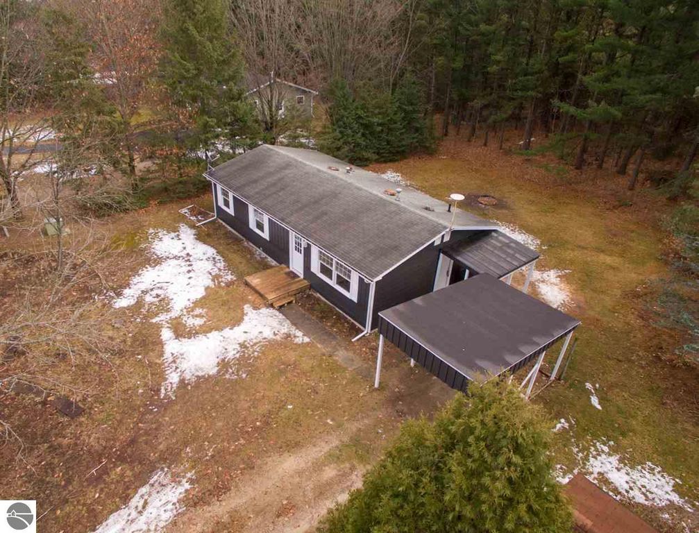 10061 W Cadillac Rd, Cadillac, MI 49601 3 Bed, 1 Bath SingleFamily