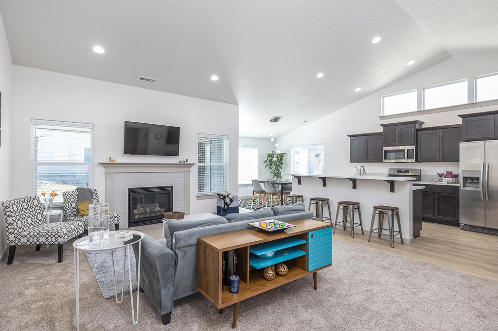 3895 Curtis Dr, West Richland, WA 99353