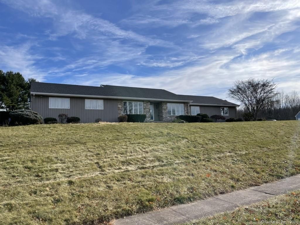 20 Judson Ct, Cheshire, CT 06410
