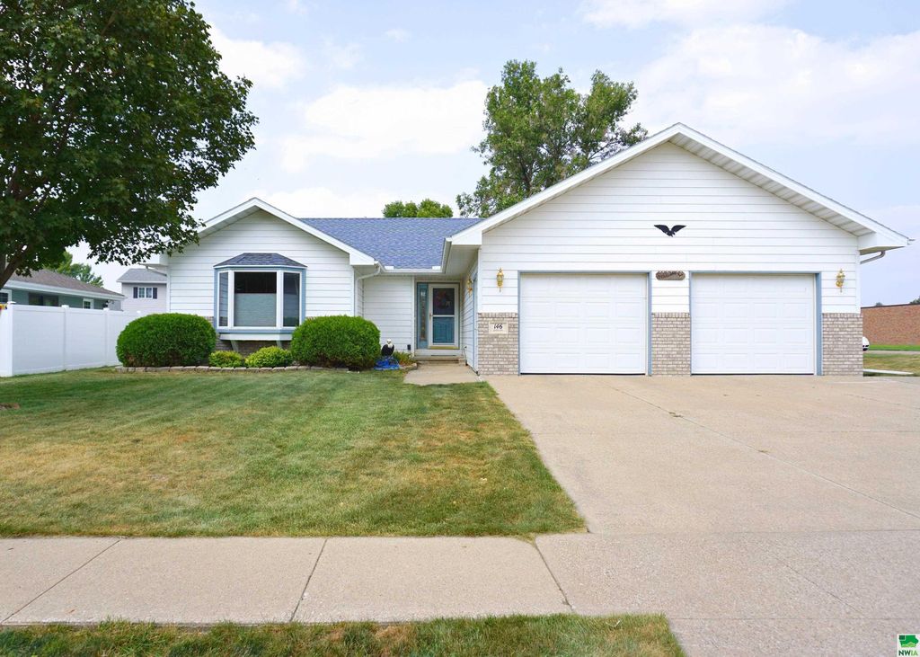 146 Golden Dr, Sergeant Bluff, IA 51054 Trulia