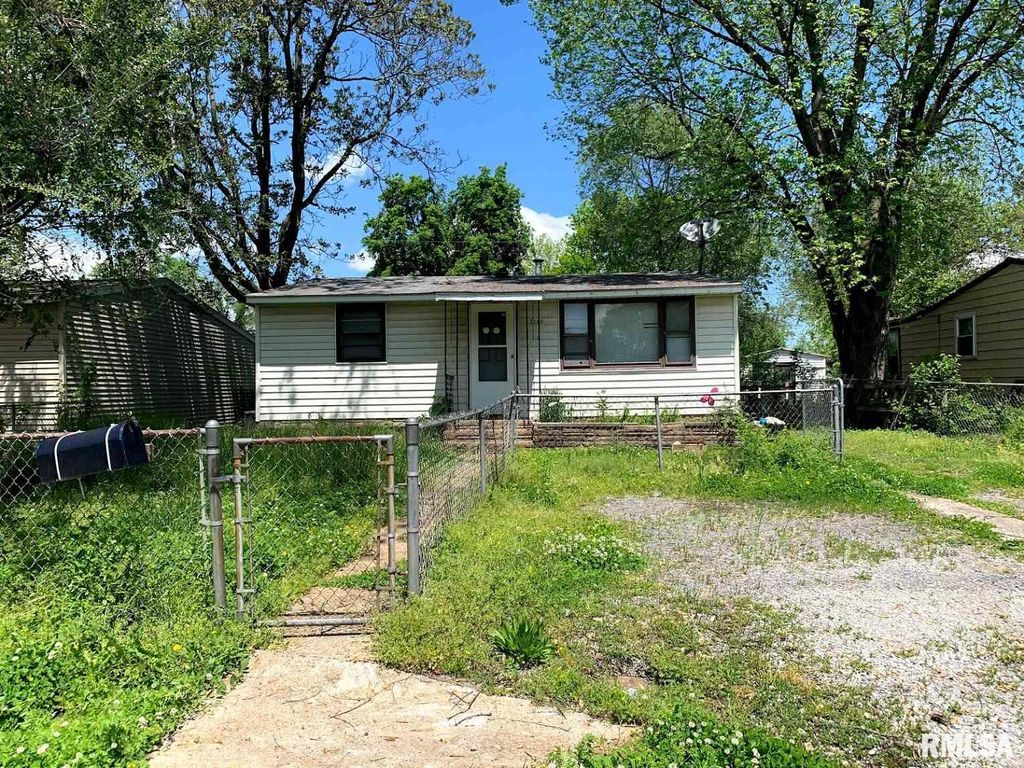 2145 Miracle Ave, Granite City, IL 62040 Trulia