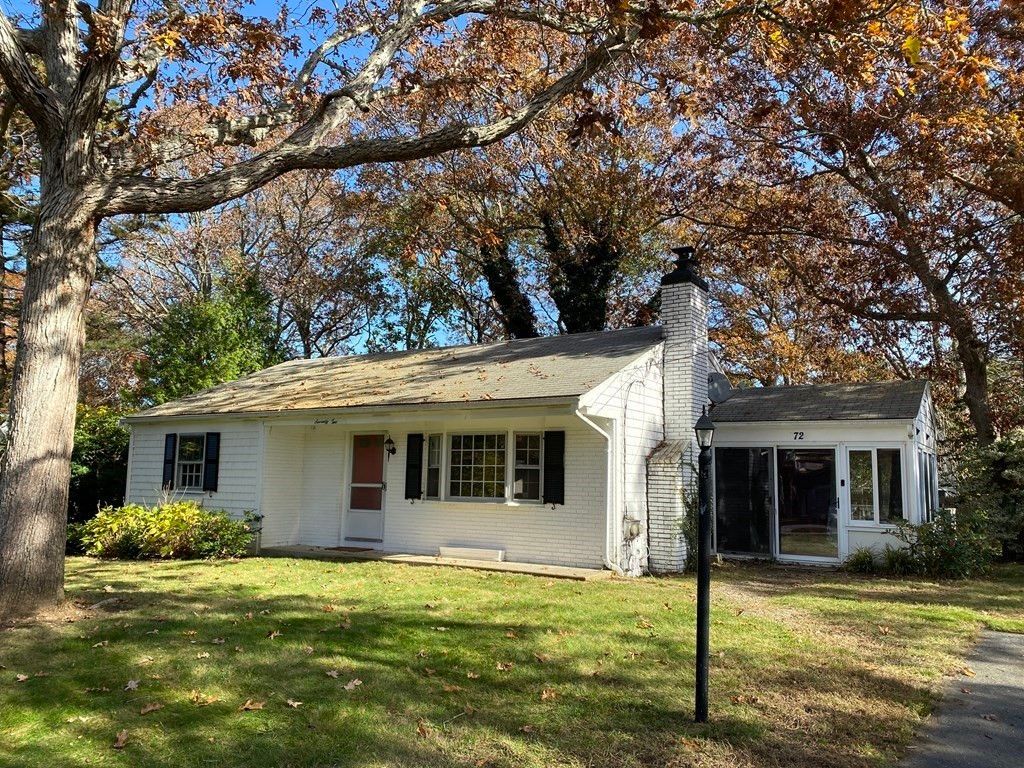 72 Saint John St, Barnstable, MA 02630