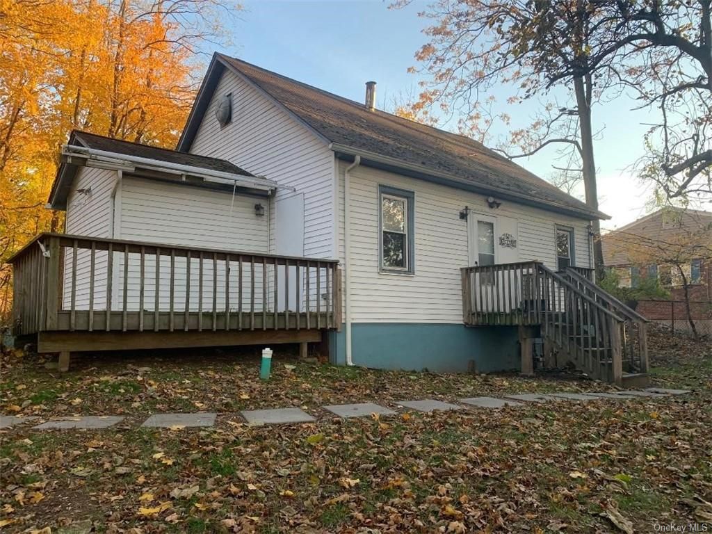 39 Lake Rd, Valley Cottage, NY 10989
