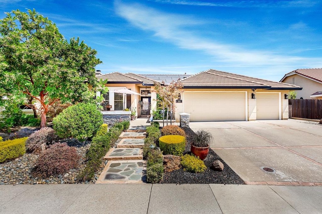 308 Morecombe Ct, Roseville, CA 95747