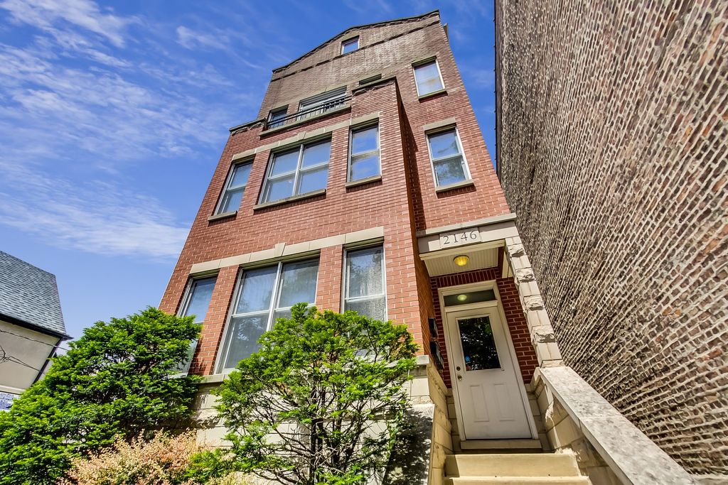 2146 W Crystal St #2, Chicago, IL 60622