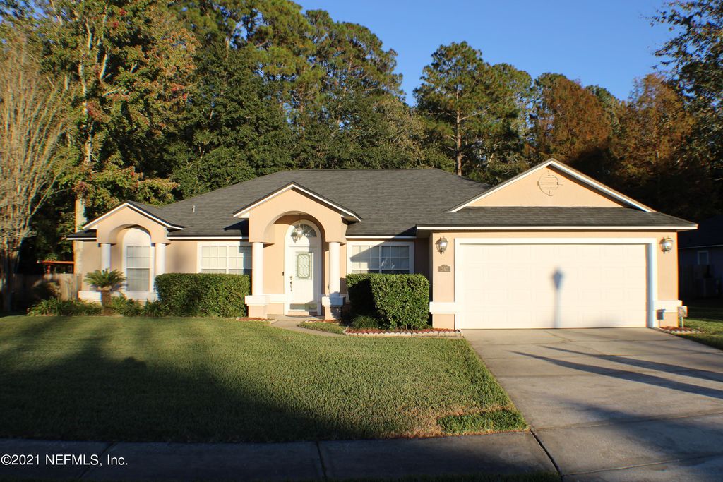 1563 Marble Lake Dr, Jacksonville, FL 32221