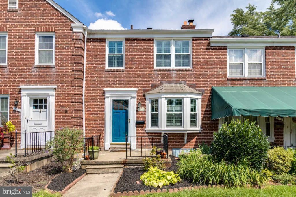 319 Small Ct, Baltimore, MD 21228