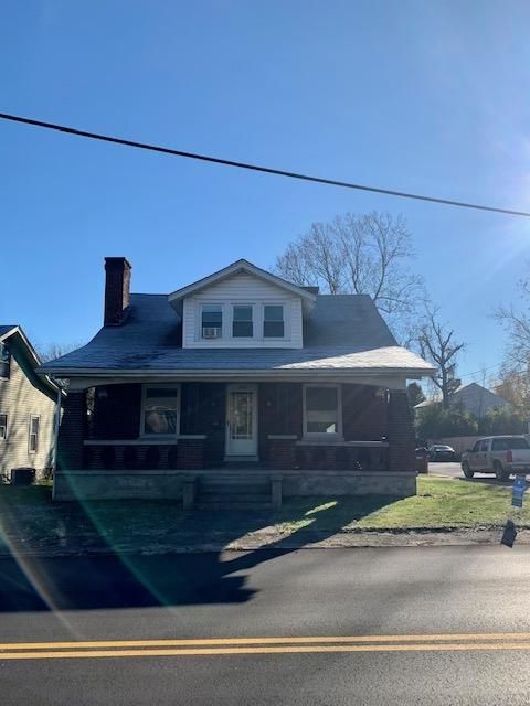 200 N  3rd St, Nicholasville, KY 40356