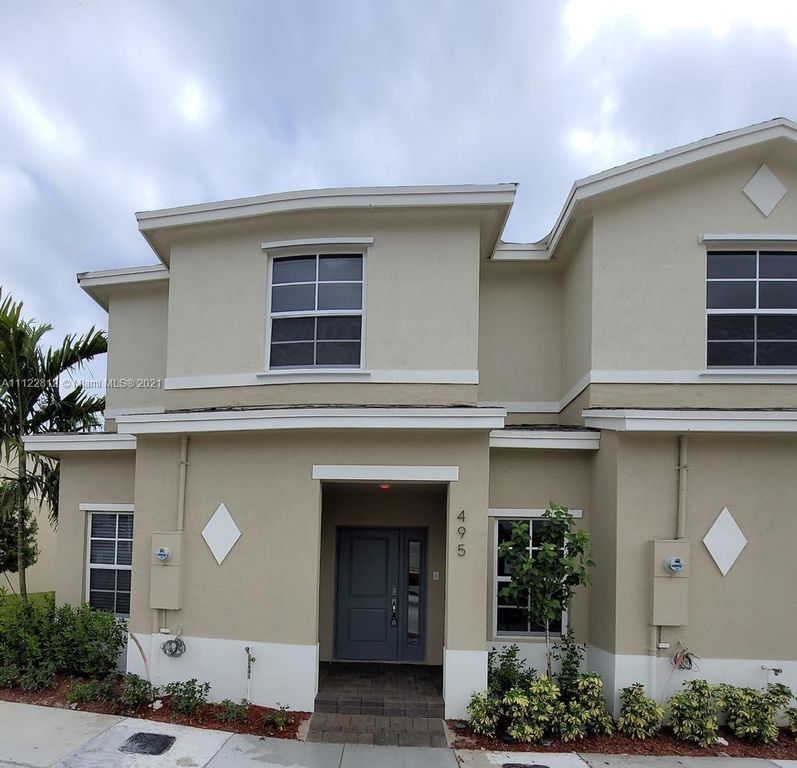 495 NE 4th Ln, Homestead, FL 33034