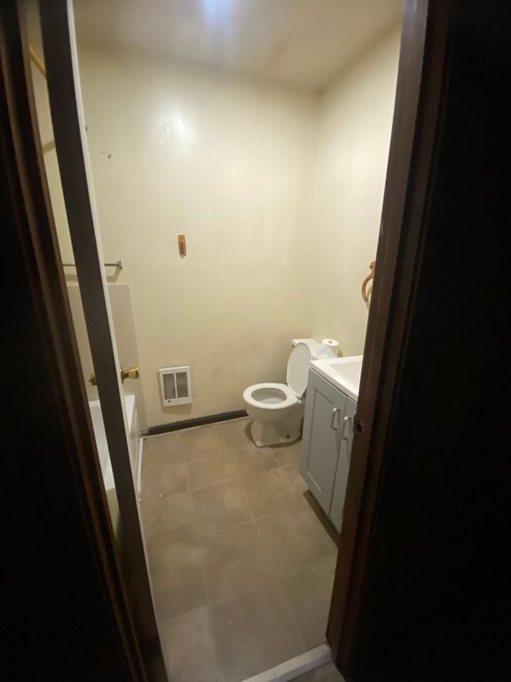 131 West Ave, Griffin, GA 30223