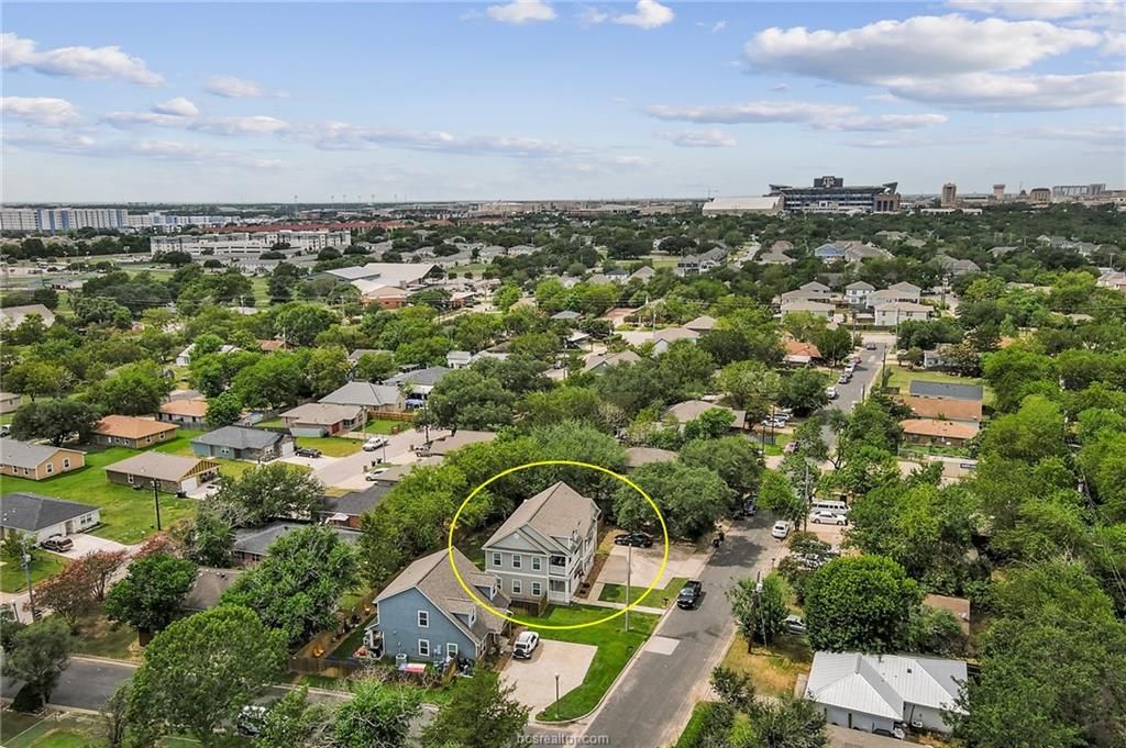 1122 Detroit St, College Station, TX 77840