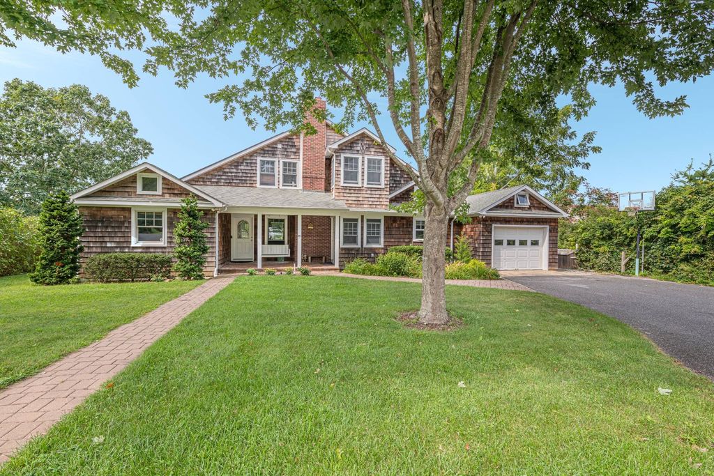 Address Not Disclosed, Westhampton, NY 11977