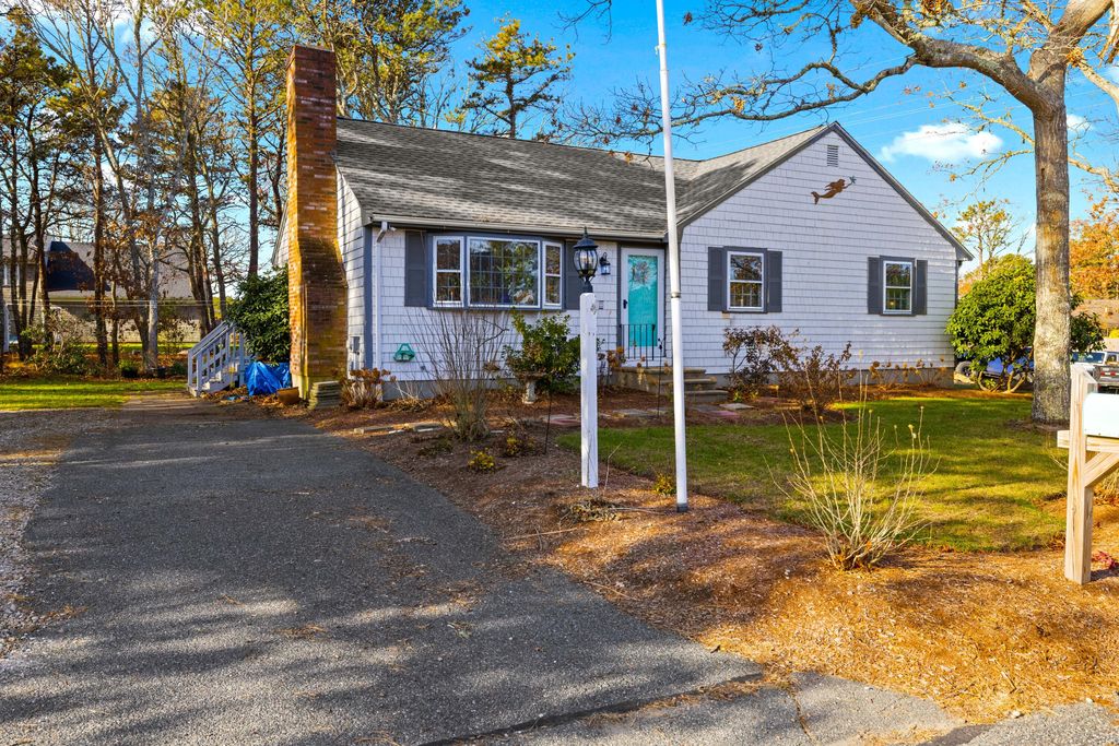 25 Janall Drive, East Dennis, MA 02641