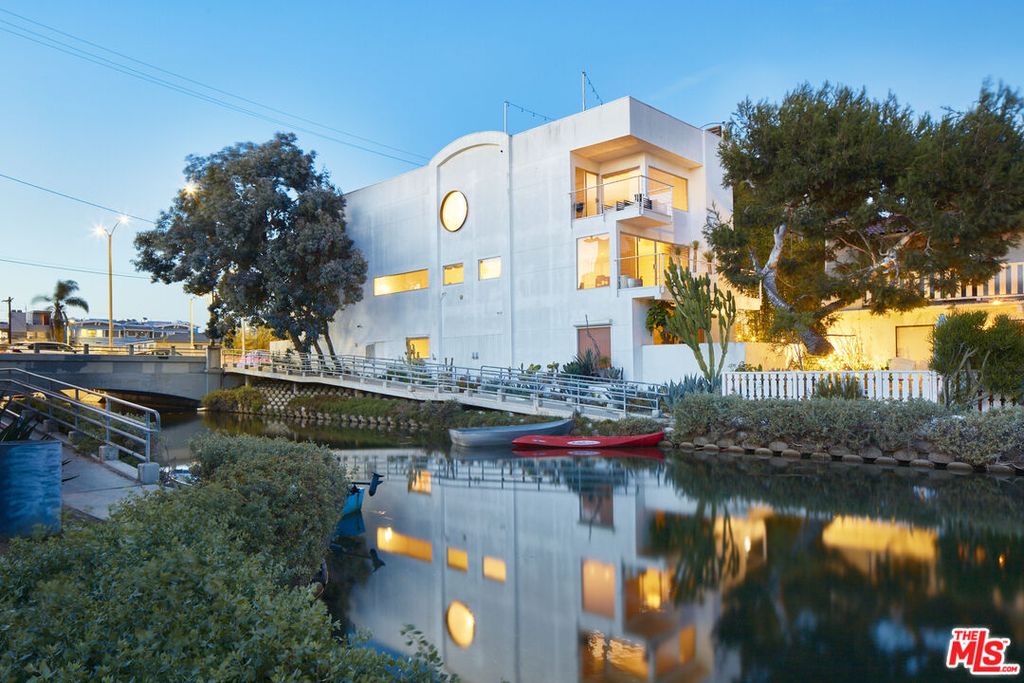 200 S Venice Blvd, Venice, CA 90291