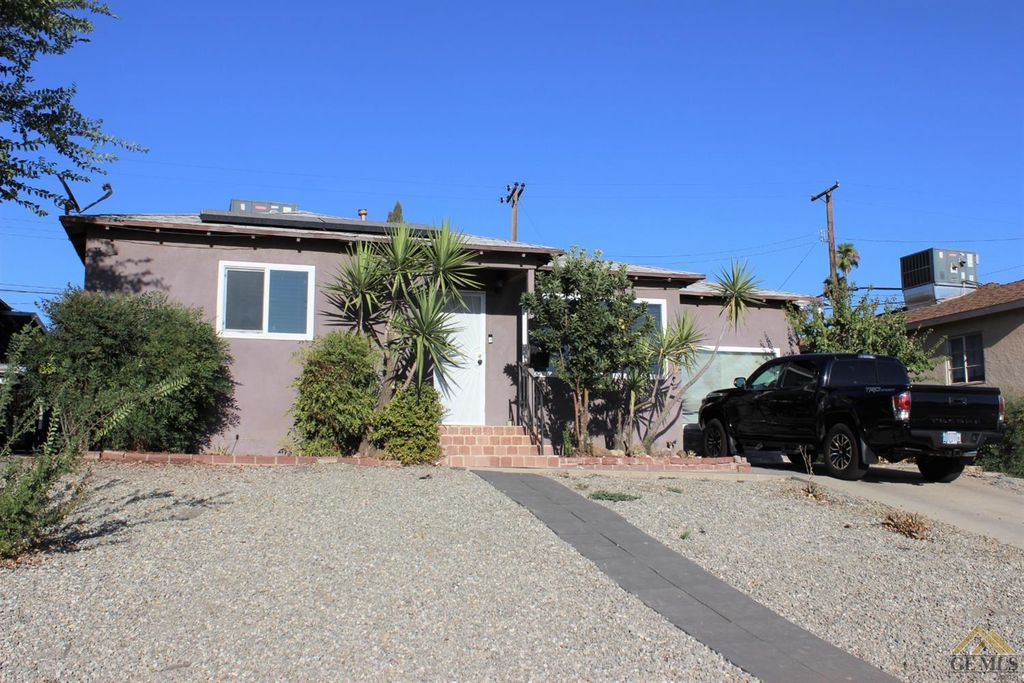 2705 Hollins St, Bakersfield, CA 93305