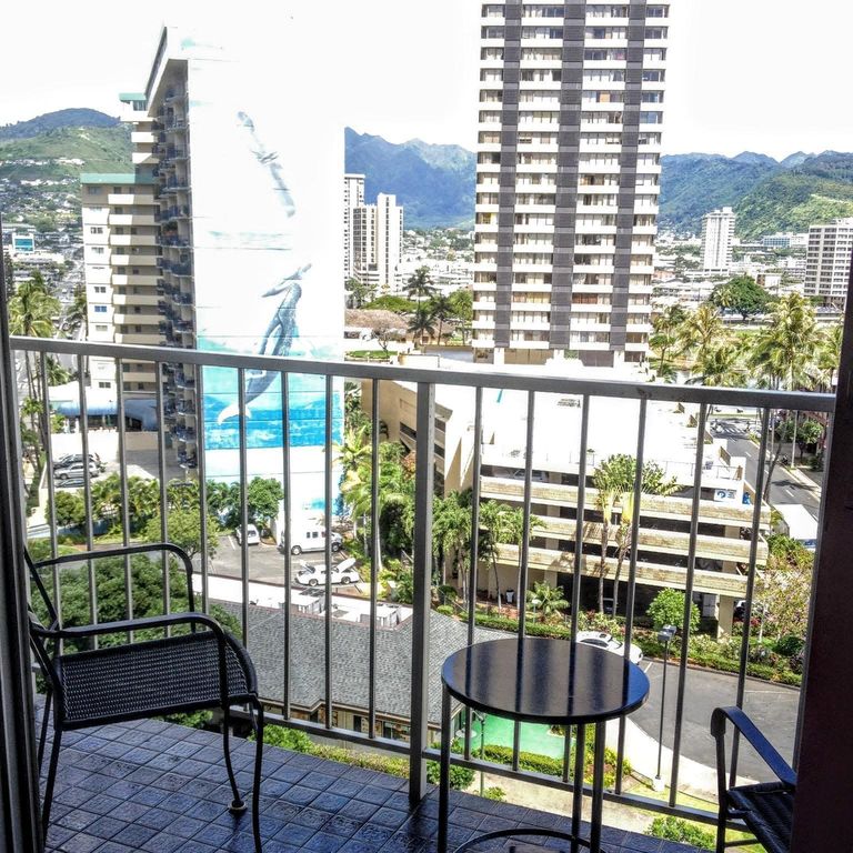 1925 Kalakaua Ave, Honolulu, HI 96815