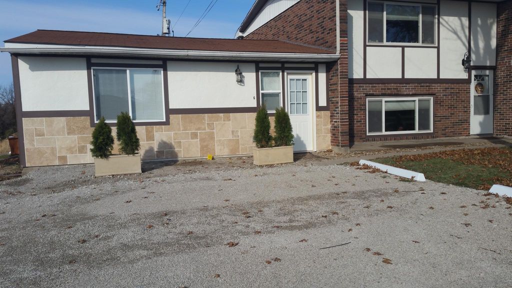 2067 Libertyville Rd #E5, Fairfield, IA 52556