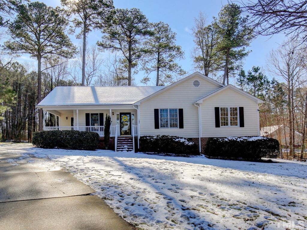 104 Kristen Ct, Clayton, NC 27520