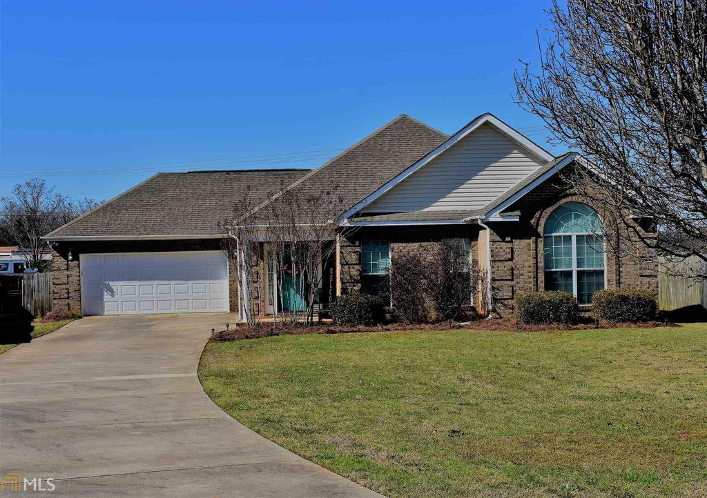 426 Falkirk Dr, Warner Robins, GA 3 Bed, 2 Bath Single 426 Falkirk Dr, Warner Robins, GA 3 Bed, 2 Bath Single