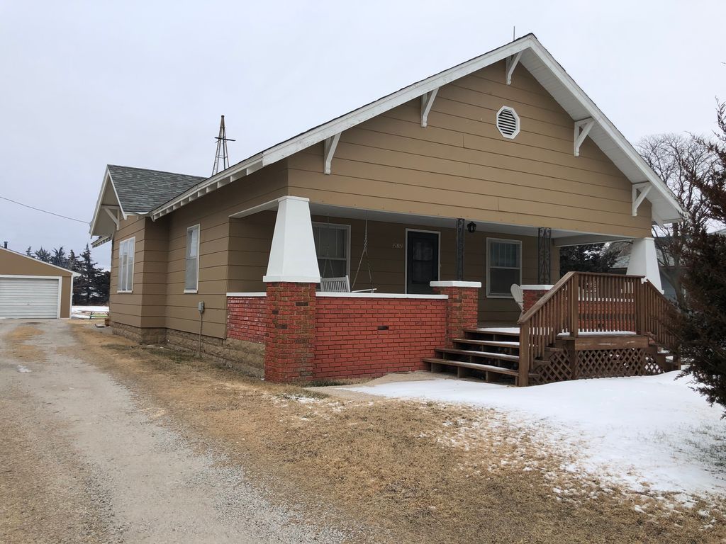 212 W Plainville Ave, Plainville, KS 2 Bed, 2 Bath SingleFamily Home 34 Photos Trulia