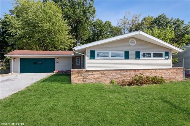 7615 Mission Rd, Prairie Village, KS 66208