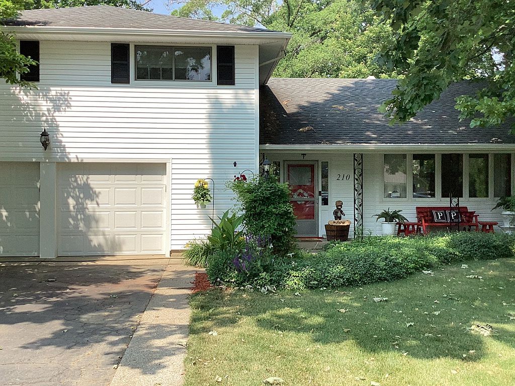 210 Edgewood Dr, Berea, OH 44017 Trulia