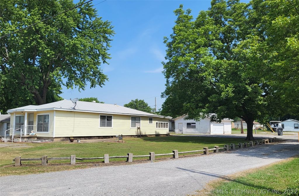 304 E Main St, Chouteau, OK 74337 Trulia