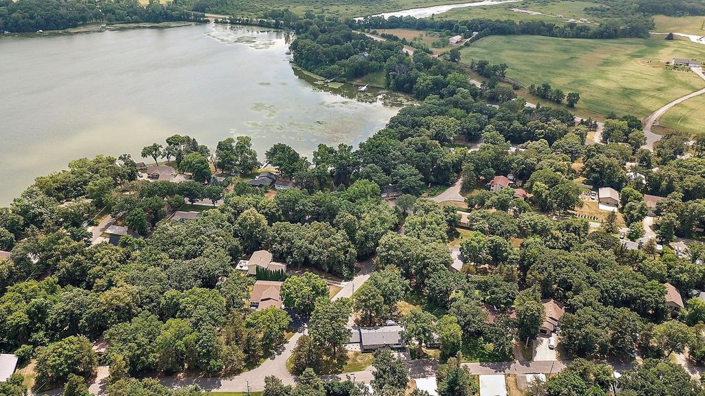 view 36th full size image of this home