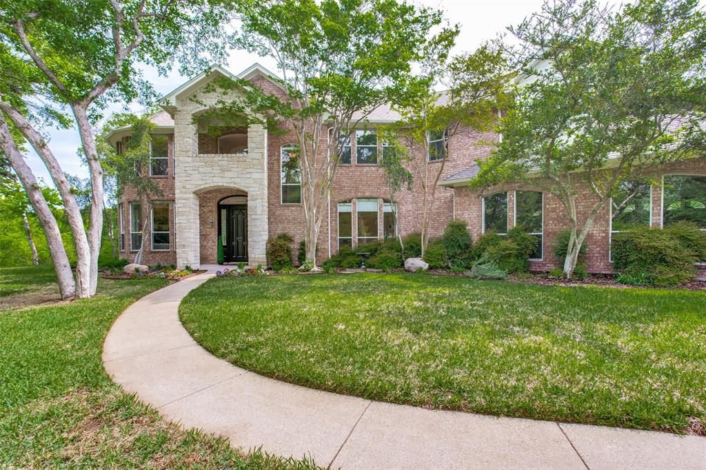 1326 Cartwright Dr, Cedar Hill, TX 75104