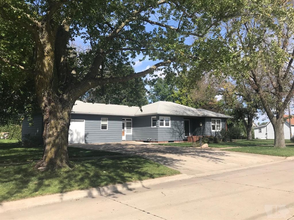 301 N Elm St, New Sharon, IA 50207 Trulia