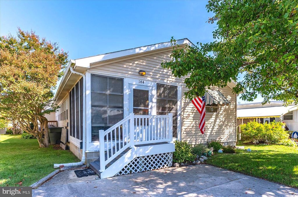 144 S  Ocean Dr, Ocean City, MD 21842