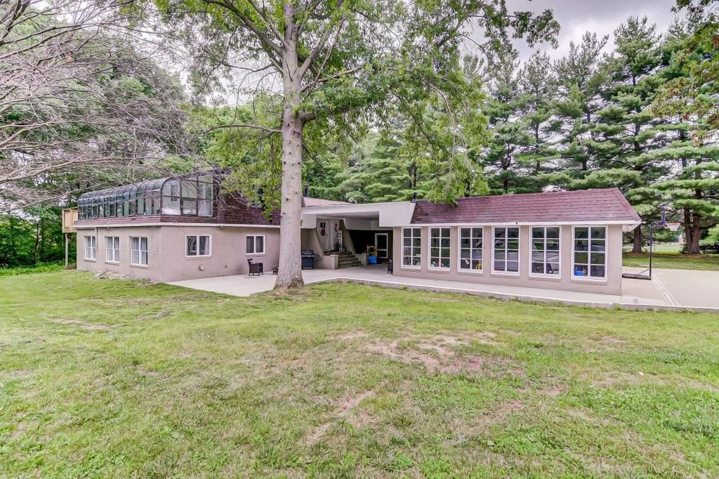 homes for sale in pleasant plains il school district