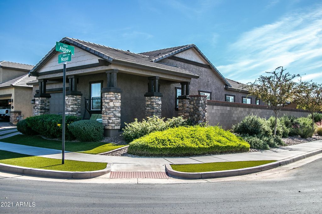 10019 E Nopal Ave, Mesa, AZ 85209