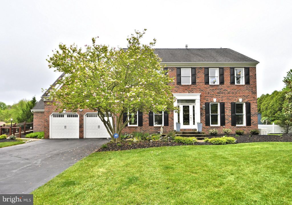 559 Heatons Mill Dr, Langhorne, PA 19047