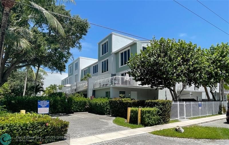 2758 NE 8th Ave, Wilton Manors, FL 33334