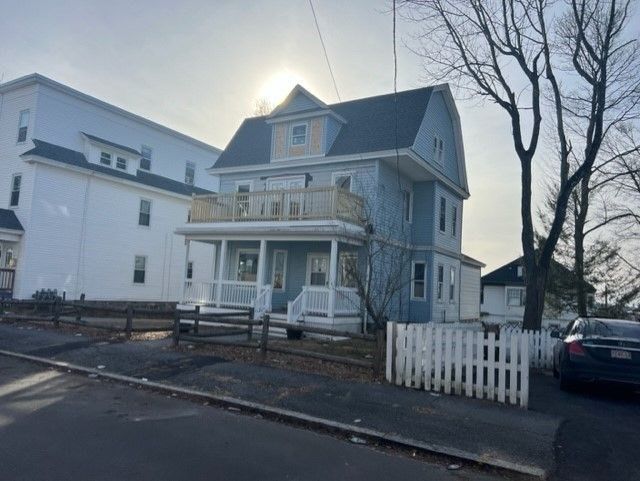 28 Kendall St, Lawrence, MA 01841