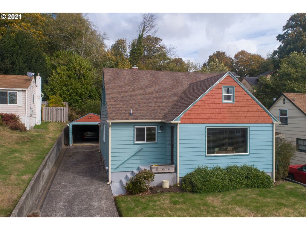 819 Glasgow Ave, Astoria, OR 97103