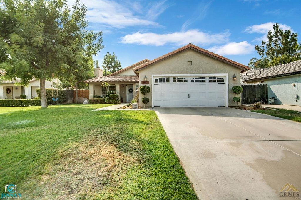 5801 Canoe Ct, Bakersfield, CA 93312