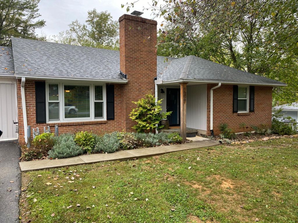 1506 Northwood Cir, Lynchburg, VA 24503