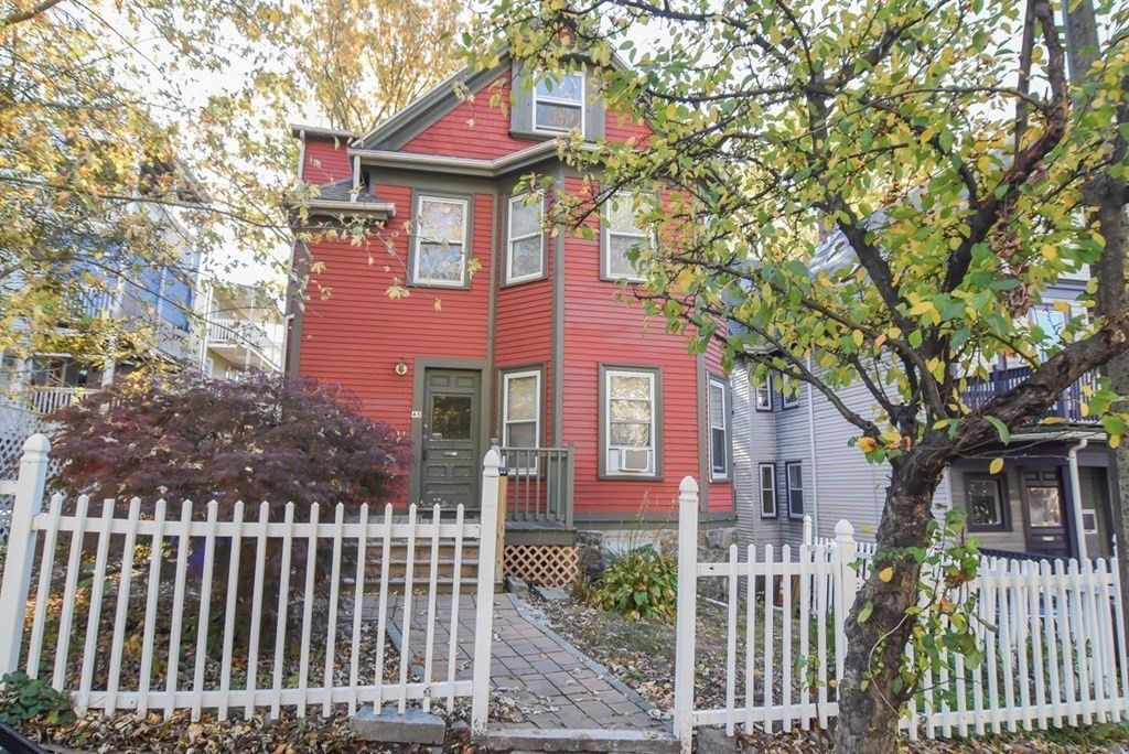 45 Longfellow St, Dorchester, MA 02122