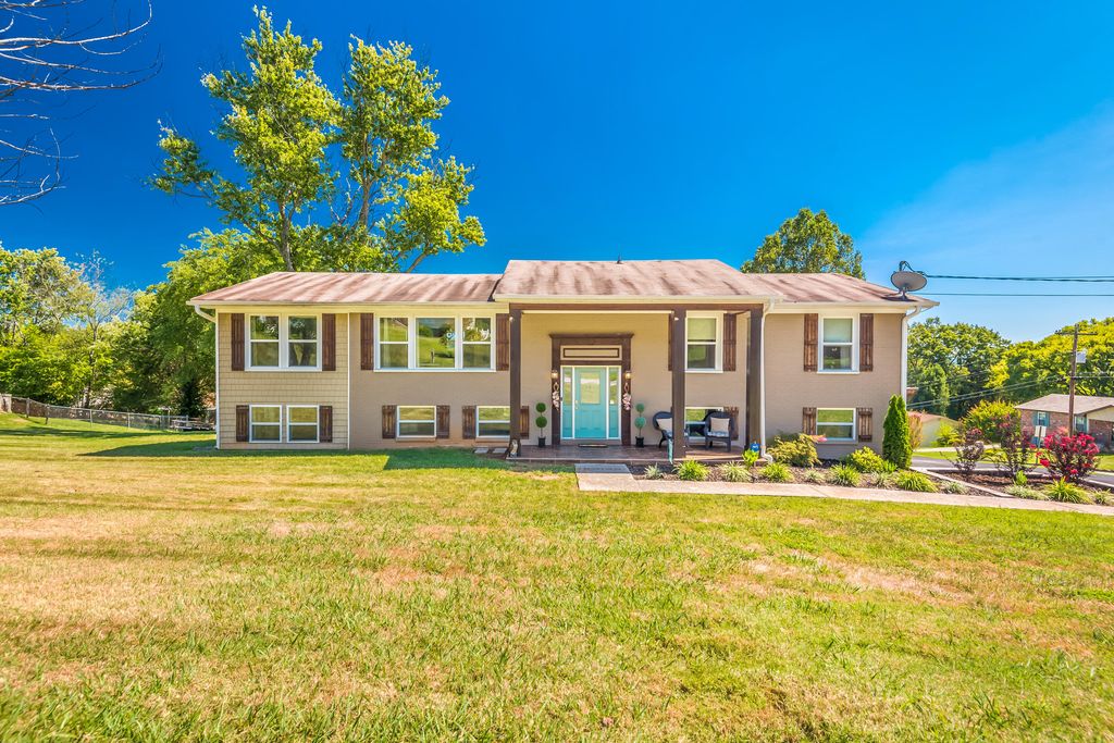 10924 Sonja Dr, Farragut, TN 6 Bed, 4 Bath SingleFamily Home 40