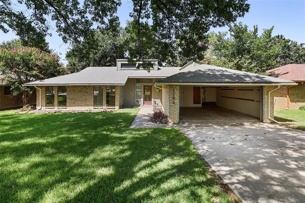 3705 Hialeah Dr, Arlington, TX 76017